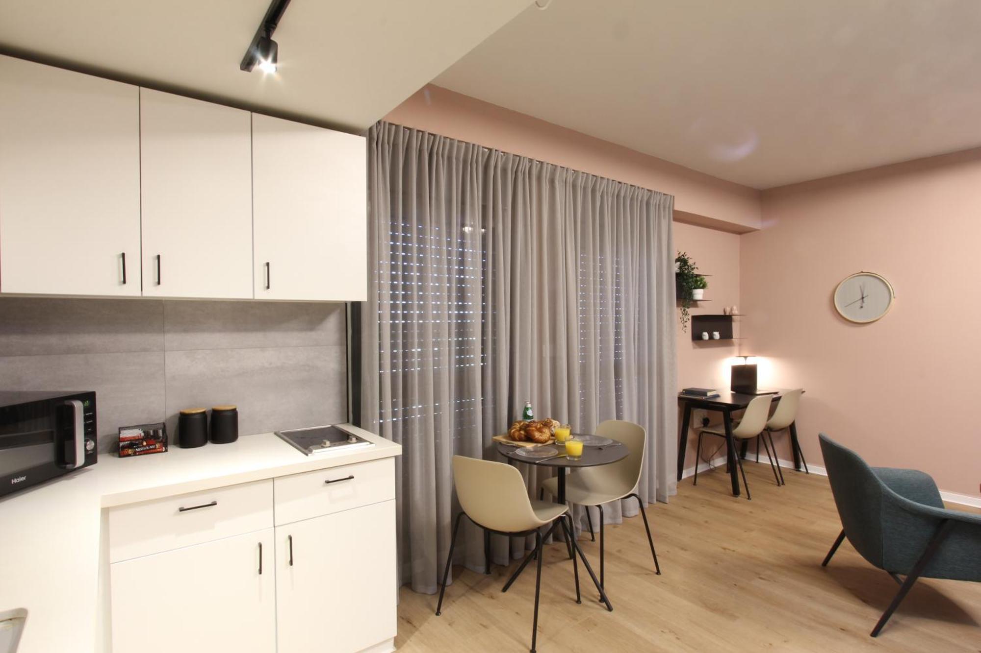 דירות גני תערוכה - Tlv University Apartments Near Expo By Sea N' Rent تل أبيب الغرفة الصورة